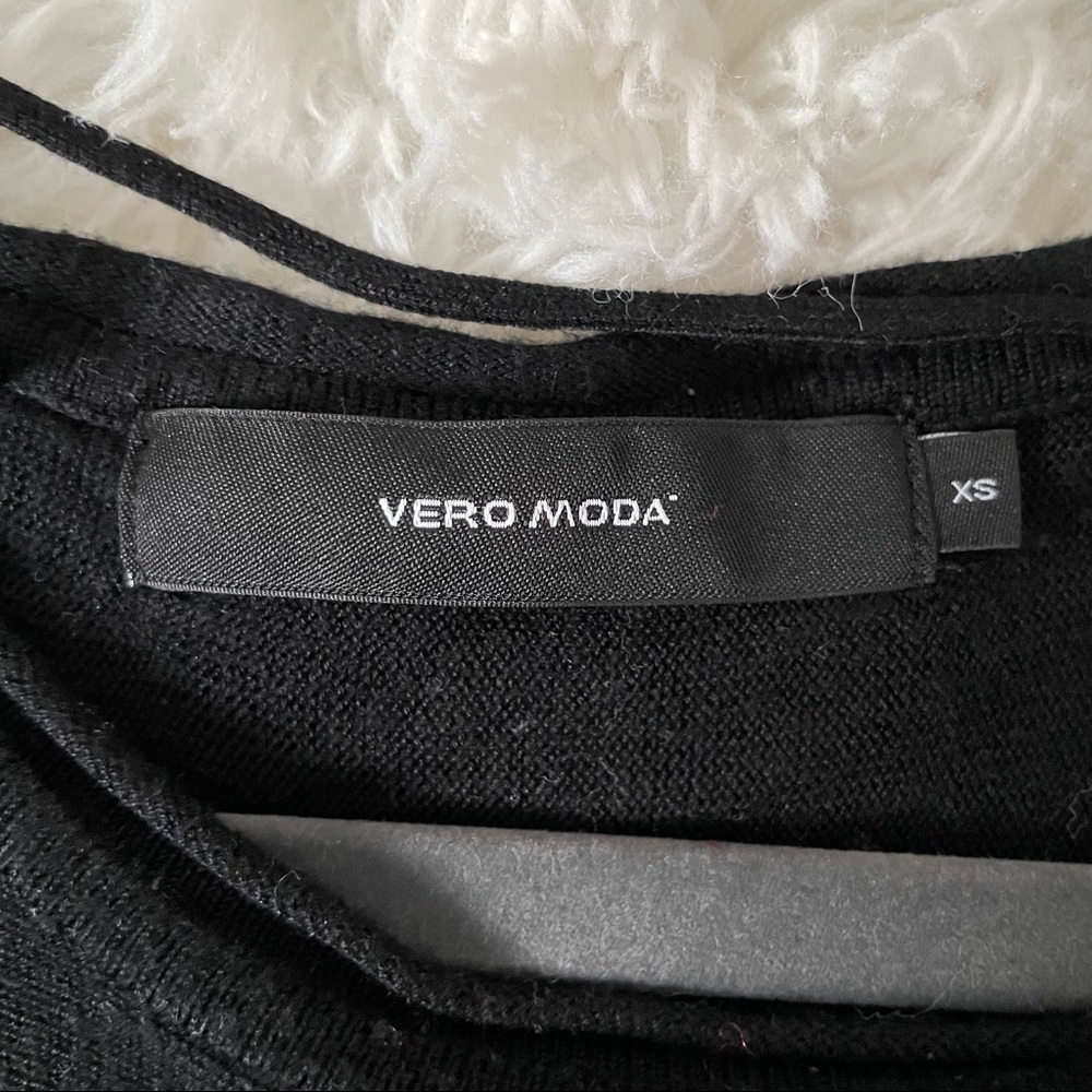 3/$25 Vero Moda 3/4 Sleeve Crewneck Sweater - Picture 3 of 3